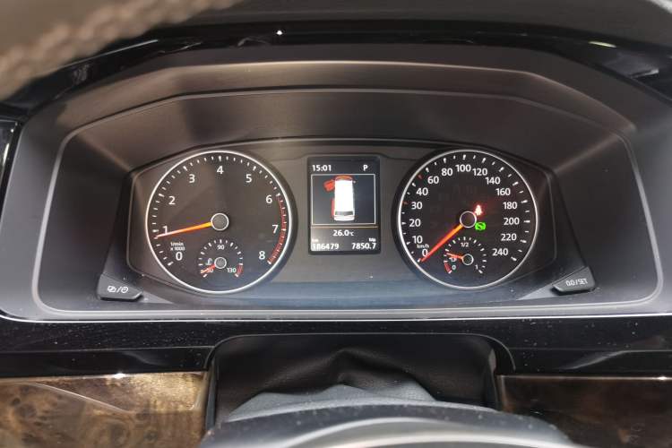 Used Volkswagen Multivan 2018 2.0 TSI 4x4 Prestige Edition 7-Seater Instrument Cluster