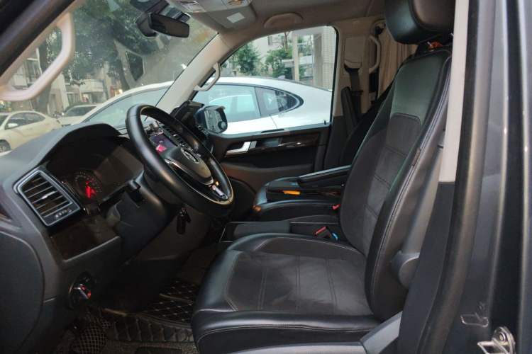 Used Volkswagen Multivan 2018 2.0 TSI 4x4 Explorer Edition 7-Seater Left Front Seat