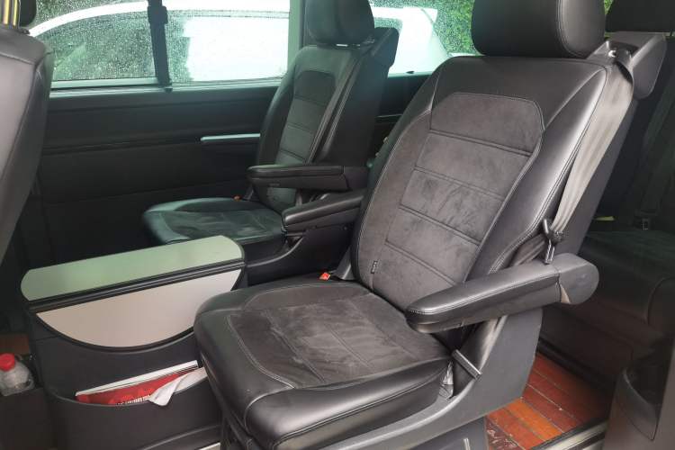Used Volkswagen Multivan 2018 2.0 TSI 4x4 Prestige Edition 7-Seater Left Rear Seat