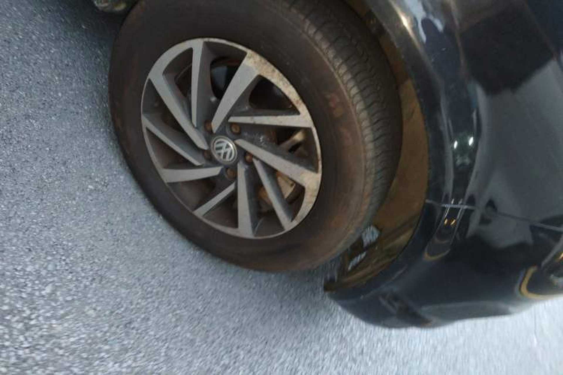 Used Volkswagen Multivan 2018 2.0 TSI 4x4 Explorer Edition 7-Seater Right Front Wheel Hub
