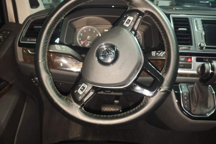 Used Volkswagen Multivan 2018 2.0 TSI 4x4 Explorer Edition 7-Seater Steering Wheel