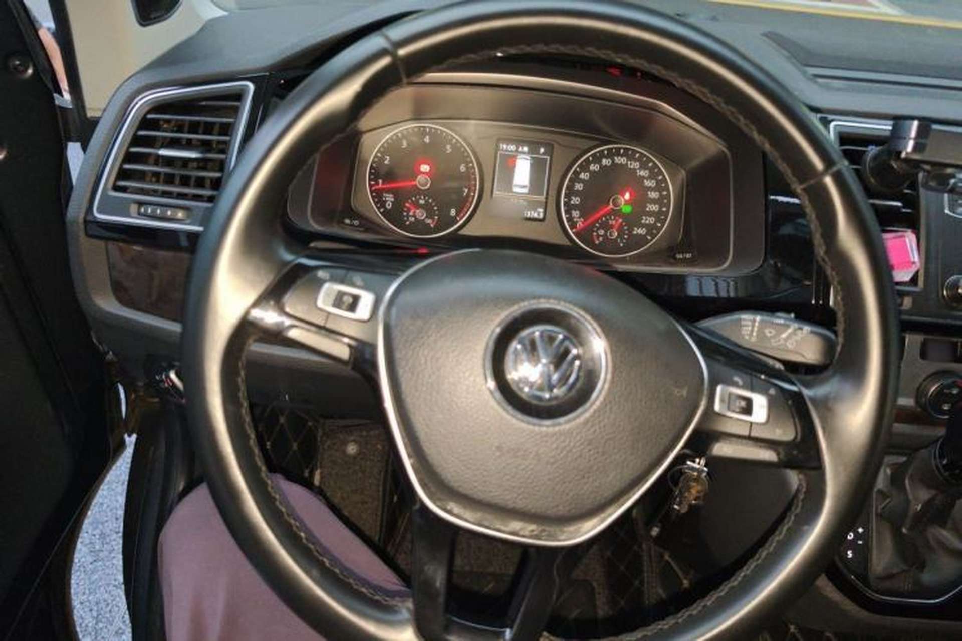 Used Volkswagen Multivan 2018 2.0 TSI 4x4 Explorer Edition 7-Seater Steering Wheel