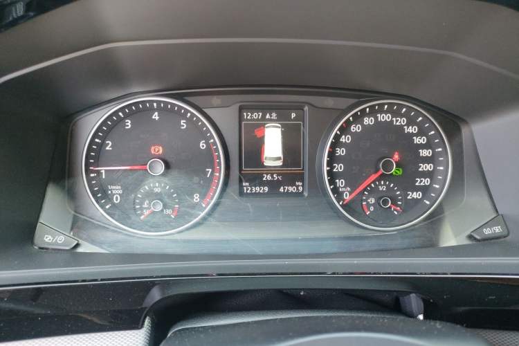 Used Volkswagen Multivan 2018 2.0 TSI 4x4 Style Edition 7 Seats Instrument Cluster