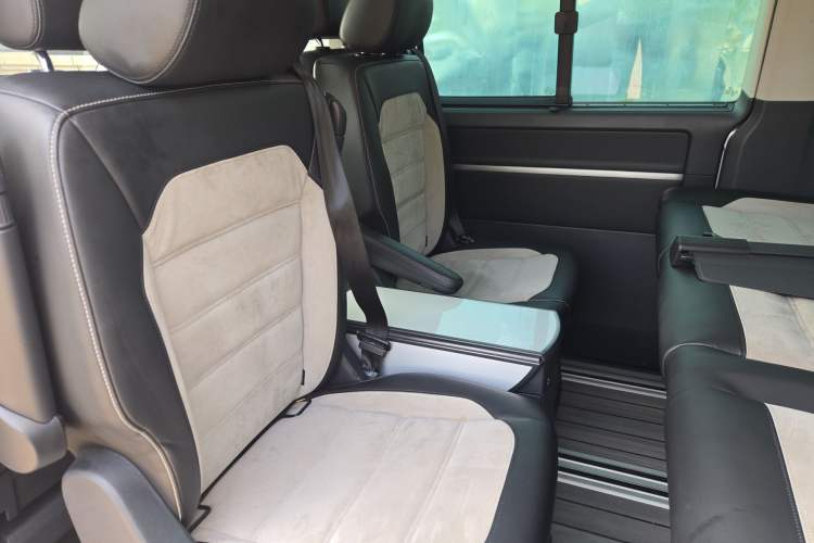 Used Volkswagen Multivan 2018 2.0 TSI Four-Wheel Drive Comfort Edition 7-Seater Interior 1