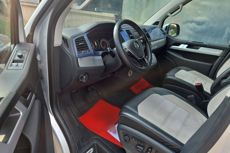 Used Volkswagen Multivan 2018 2.0 TSI Four-Wheel Drive Comfort Edition 7-Seater Interior 2