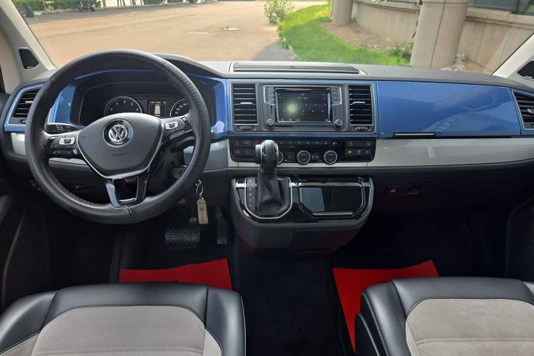 Used Volkswagen Multivan 2018 2.0 TSI Four-Wheel Drive Comfort Edition 7-Seater Interior 3