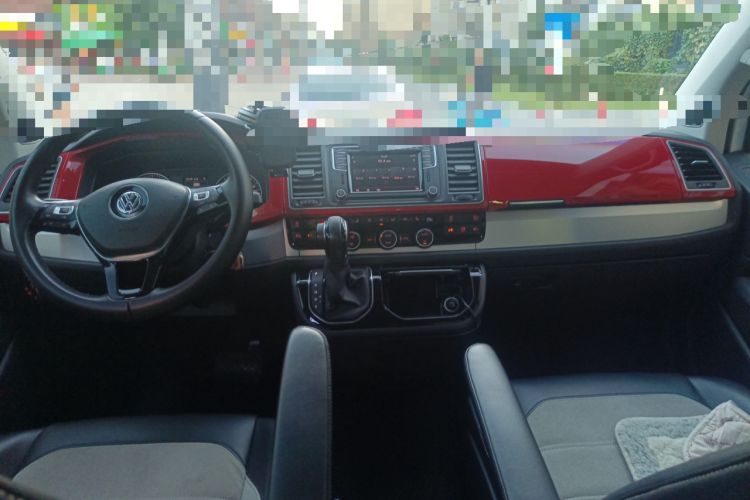 Used Volkswagen Multivan 2018 2.0 TSI Four-Wheel Drive Comfort Edition 7-Seater Center Console