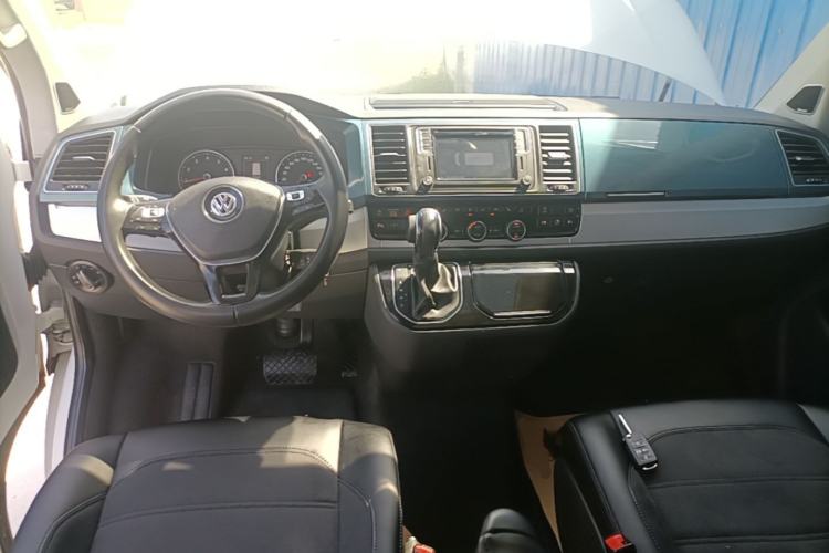 Used Volkswagen Multivan 2018 2.0 TSI Four-Wheel Drive Comfort Edition 7-Seater Center Console