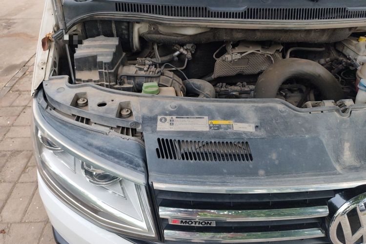 Used Volkswagen Multivan 2018 2.0 TSI Four-Wheel Drive Comfort Edition 7-Seater Engine Bay Right