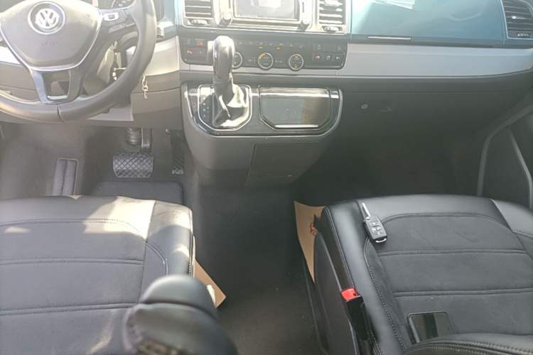 Used Volkswagen Multivan 2018 2.0 TSI Four-Wheel Drive Comfort Edition 7-Seater Gear Lever