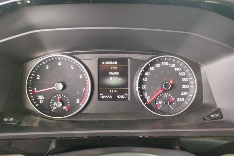 Used Volkswagen Multivan 2018 2.0 TSI Four-Wheel Drive Comfort Edition 7-Seater Instrument Cluster