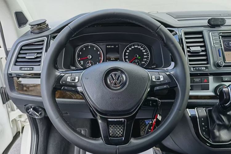 Used Volkswagen Multivan 2018 2.0 TSI Four-Wheel Drive Comfort Edition 7-Seater Interior 4