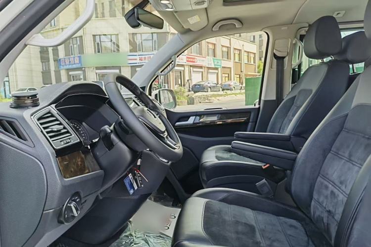 Used Volkswagen Multivan 2018 2.0 TSI Four-Wheel Drive Comfort Edition 7-Seater Interior 7