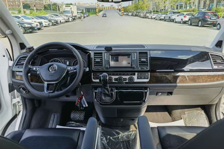 Used Volkswagen Multivan 2018 2.0 TSI Four-Wheel Drive Comfort Edition 7-Seater Interior 9