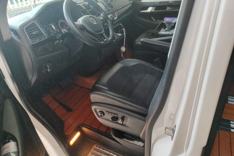 Used Volkswagen Multivan 2018 2.0 TSI 4x4 Prestige Edition 7-Seater Left Front Seat