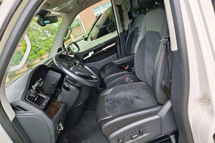 Used Volkswagen Multivan 2018 2.0 TSI 4x4 Prestige Edition 7-Seater Left Front Seat