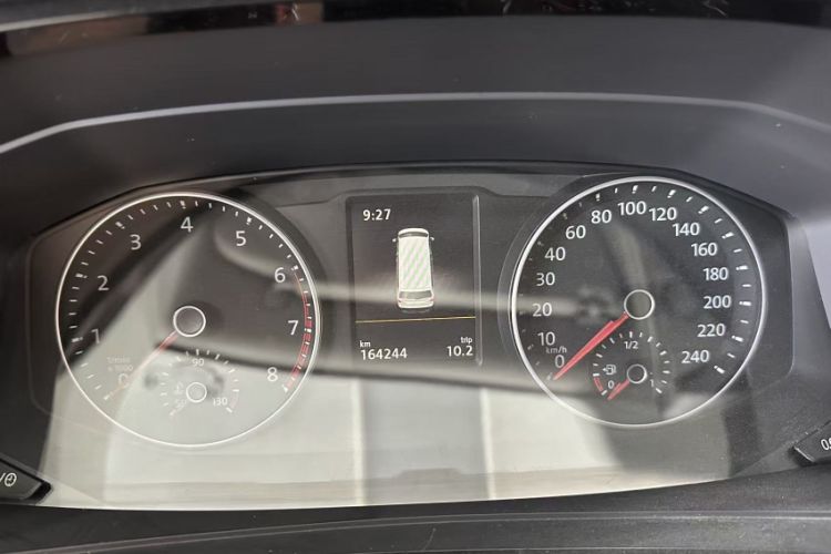 Used Volkswagen Multivan 2018 2.0 TSI Four-Wheel Drive Comfort Edition 7-Seater Odometer Close Up