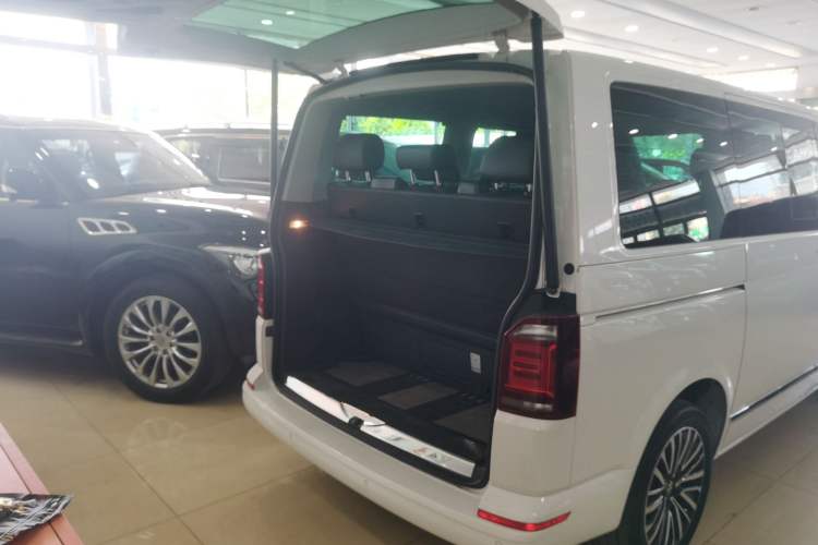 Used Volkswagen Multivan 2018 2.0 TSI Four-Wheel Drive Comfort Edition 7-Seater Trunk