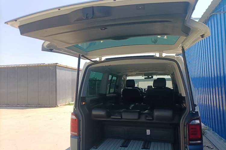 Used Volkswagen Multivan 2018 2.0 TSI Four-Wheel Drive Comfort Edition 7-Seater Trunk