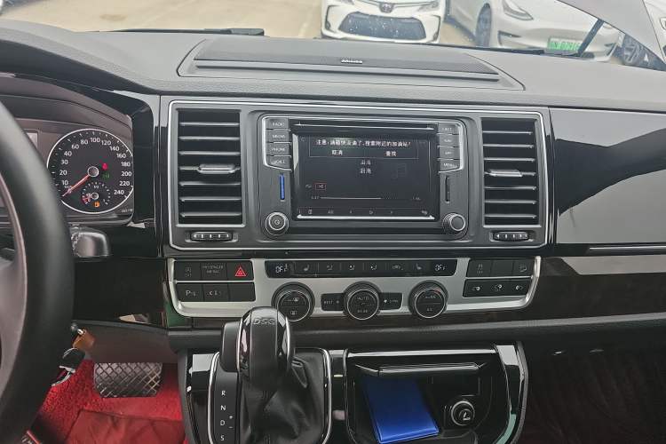 Used Volkswagen Multivan 2019 2.0 TSI 4x4 Prestige Edition 7-Seater Audio And AC Panel