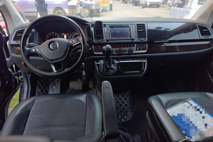 Used Volkswagen Multivan  Center Console