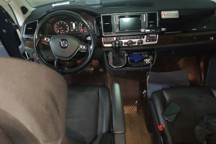 Used Volkswagen Multivan 2019 2.0 TSI 4x4 Prestige Edition 7-Seater Center Console