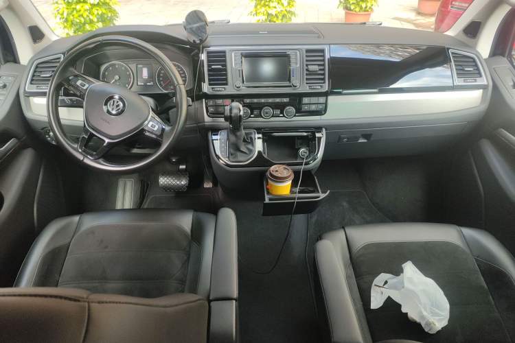Used Volkswagen Multivan 2019 2.0 TSI 4x4 Prestige Edition 7-Seater Center Console