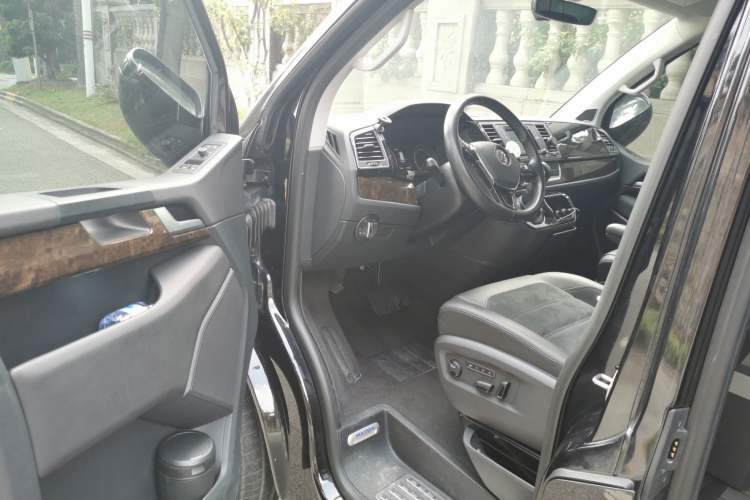 Used Volkswagen Multivan 2019 2.0 TSI 4x4 Prestige Edition 7-Seater Driver Seat