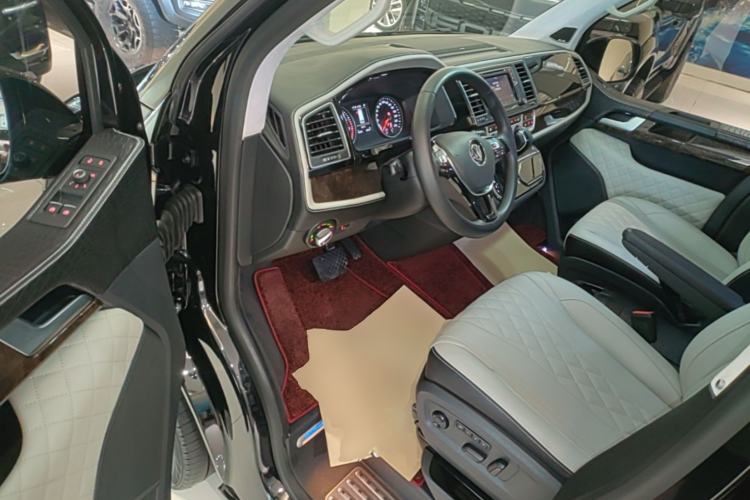 Used Volkswagen Multivan 2019 2.0 TSI 4x4 Prestige Edition 7-Seater Driver Seat