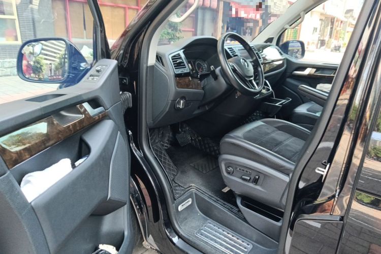 Used Volkswagen Multivan 2019 2.0 TSI 4x4 Prestige Edition 7-Seater Driver Seat