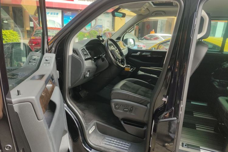 Used Volkswagen Multivan 2019 2.0 TSI 4x4 Prestige Edition 7-Seater Driver Seat