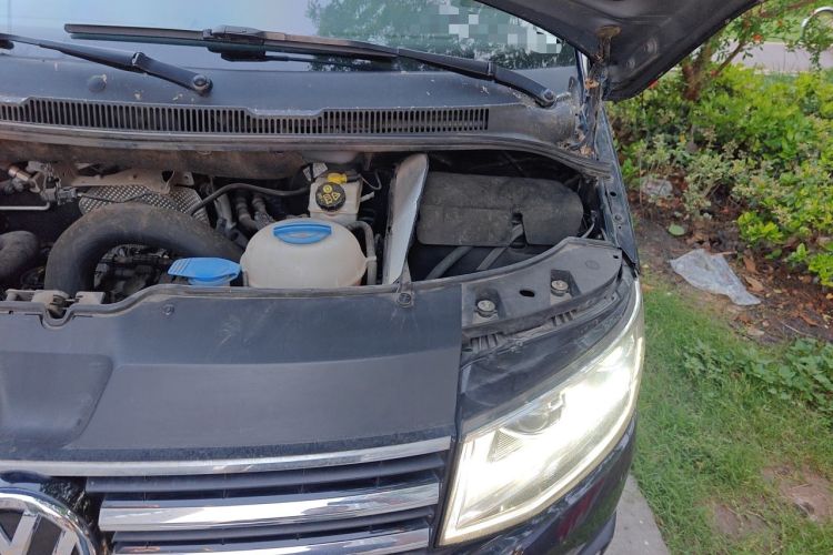 Used Volkswagen Multivan  Engine Bay Left