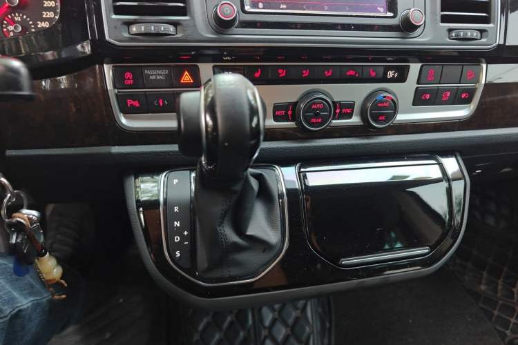 Used Volkswagen Multivan  Gear Lever