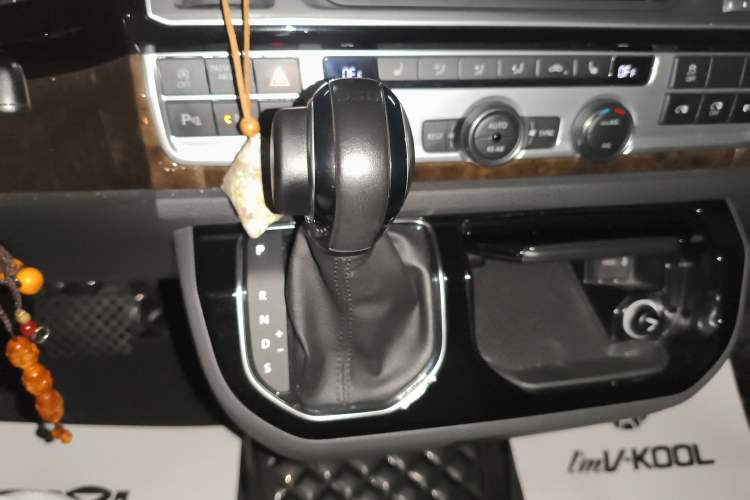 Used Volkswagen Multivan 2019 2.0 TSI 4x4 Prestige Edition 7-Seater Gear Lever