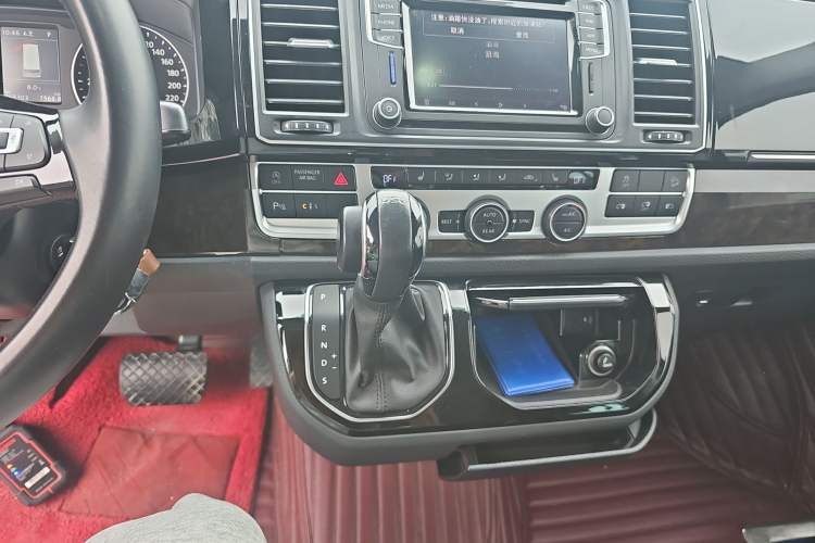 Used Volkswagen Multivan 2019 2.0 TSI 4x4 Prestige Edition 7-Seater Gear Lever