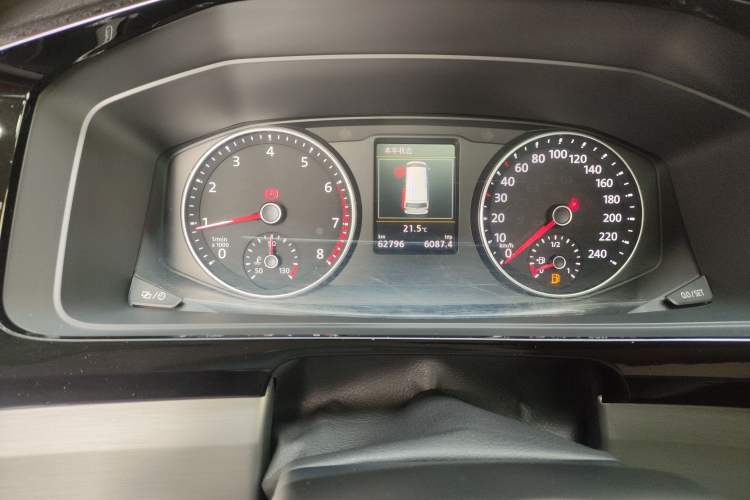 Used Volkswagen Multivan 2019 2.0 TSI 4x4 Prestige Edition 7-Seater Instrument Cluster