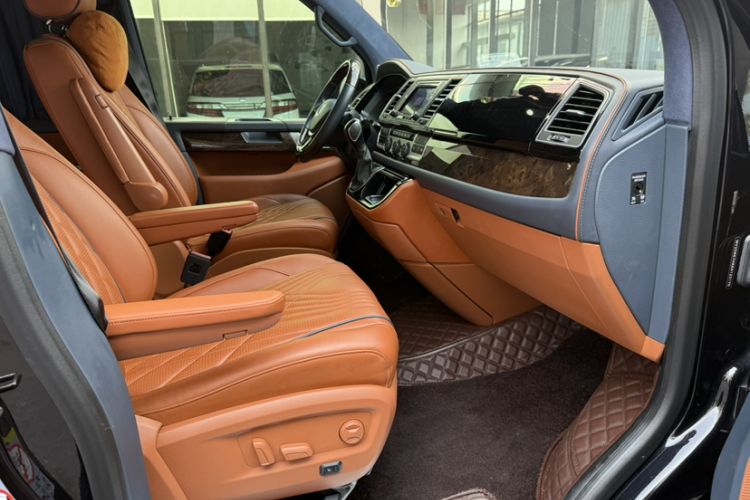 Used Volkswagen Multivan 2019 2.0 TSI 4x4 Prestige Edition 7-Seater Interior 4
