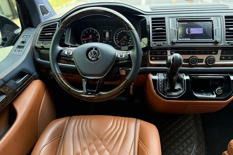 Used Volkswagen Multivan 2019 2.0 TSI 4x4 Prestige Edition 7-Seater Interior 6