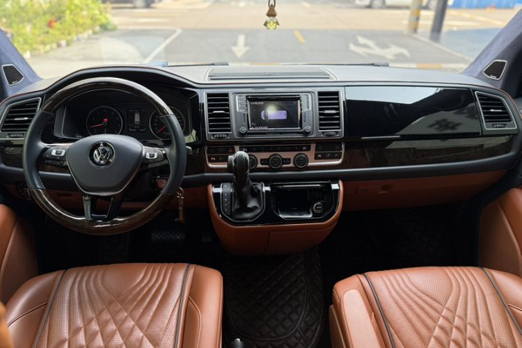 Used Volkswagen Multivan 2019 2.0 TSI 4x4 Prestige Edition 7-Seater Interior 8