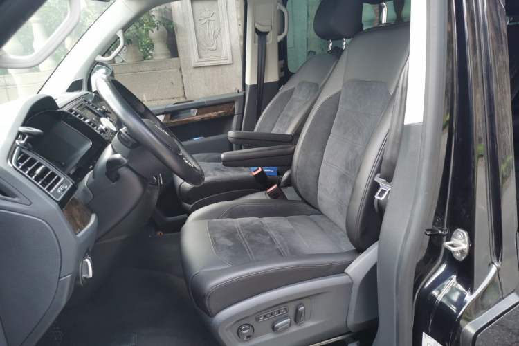 Used Volkswagen Multivan 2019 2.0 TSI 4x4 Prestige Edition 7-Seater Left Front Seat