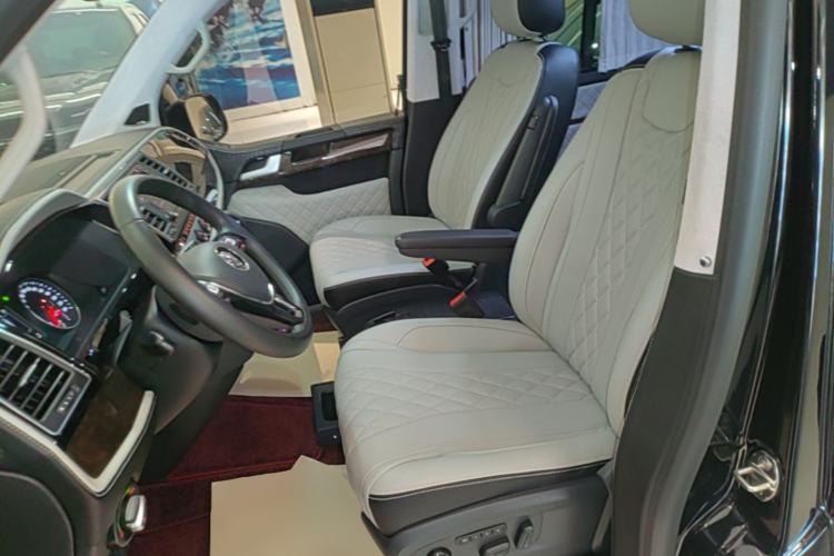 Used Volkswagen Multivan 2019 2.0 TSI 4x4 Prestige Edition 7-Seater Left Front Seat