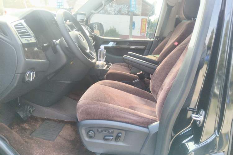 Used Volkswagen Multivan 2019 2.0 TSI 4x4 Prestige Edition 7-Seater Left Front Seat