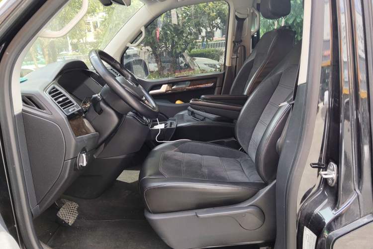 Used Volkswagen Multivan 2019 2.0 TSI Two-Wheel Drive Luxury Edition 7 Seats Left Front Seat