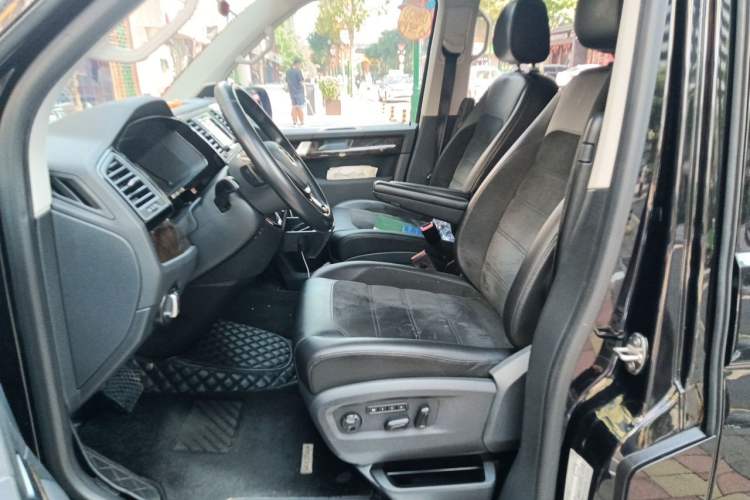 Used Volkswagen Multivan 2019 2.0 TSI 4x4 Prestige Edition 7-Seater Left Front Seat