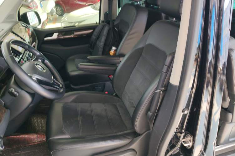 Used Volkswagen Multivan 2019 2.0 TSI Two-Wheel Drive Luxury Edition 7 Seats Left Front Seat
