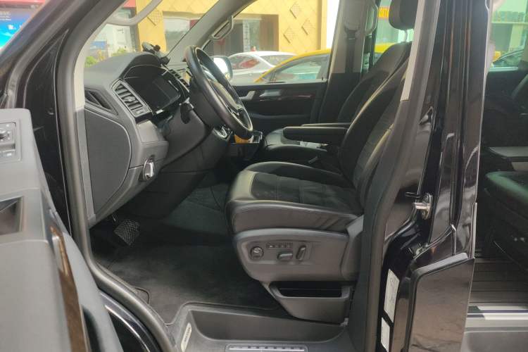 Used Volkswagen Multivan 2019 2.0 TSI 4x4 Prestige Edition 7-Seater Left Front Seat