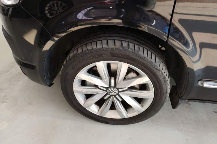 Used Volkswagen Multivan 2019 2.0 TSI Two-Wheel Drive Luxury Edition 7 Seats Left Front Wheel Hub