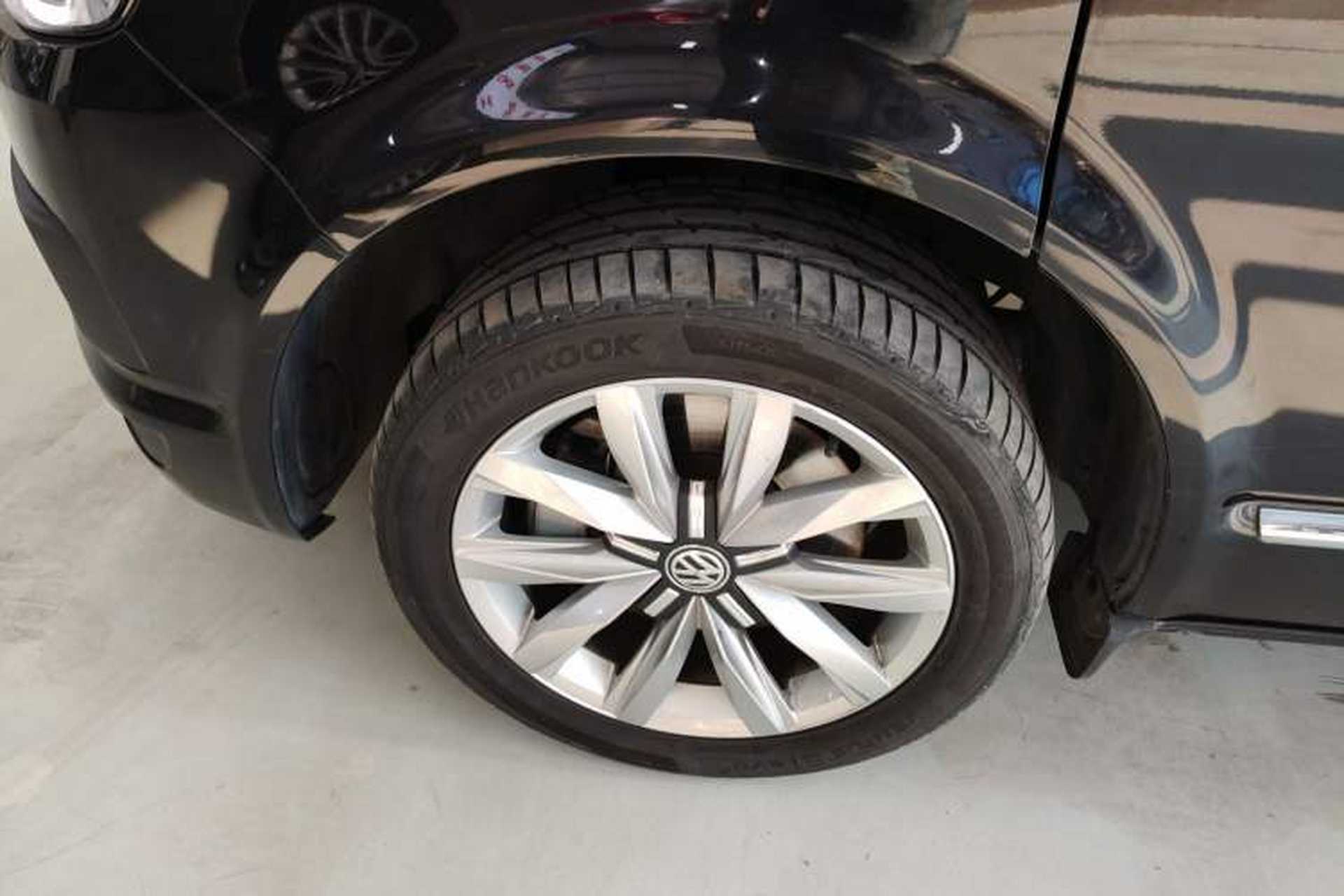 Used Volkswagen Multivan 2019 2.0 TSI Two-Wheel Drive Luxury Edition 7 Seats Left Front Wheel Hub