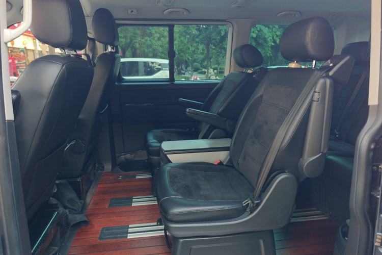 Used Volkswagen Multivan  Left Rear Seat