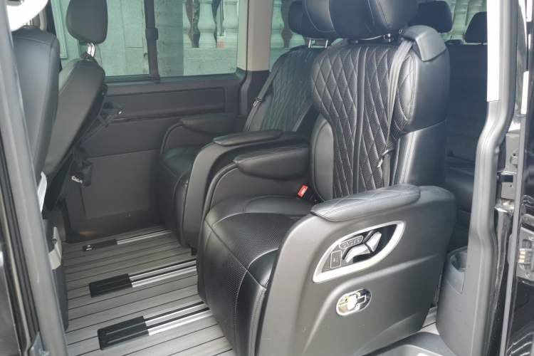 Used Volkswagen Multivan 2019 2.0 TSI 4x4 Prestige Edition 7-Seater Left Rear Seat